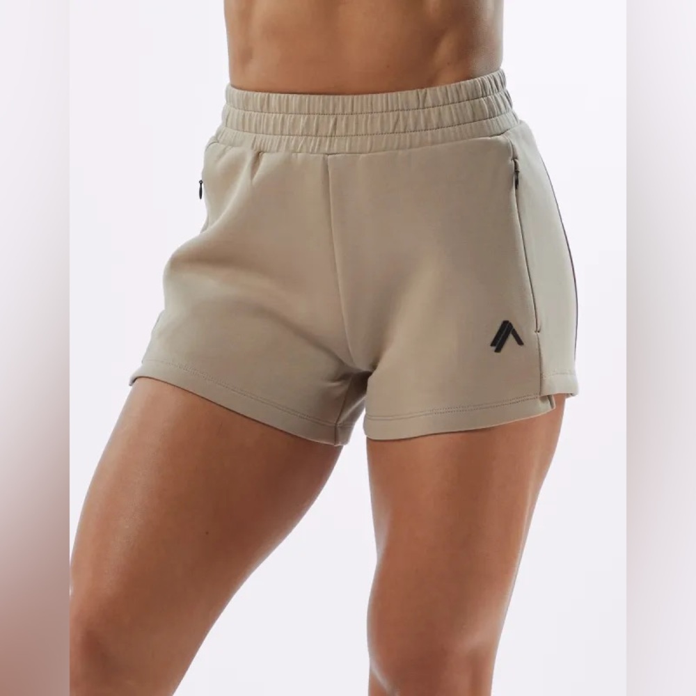 Alphalete shorts ELMTS 3.5” inseam tan athletic shorts size large